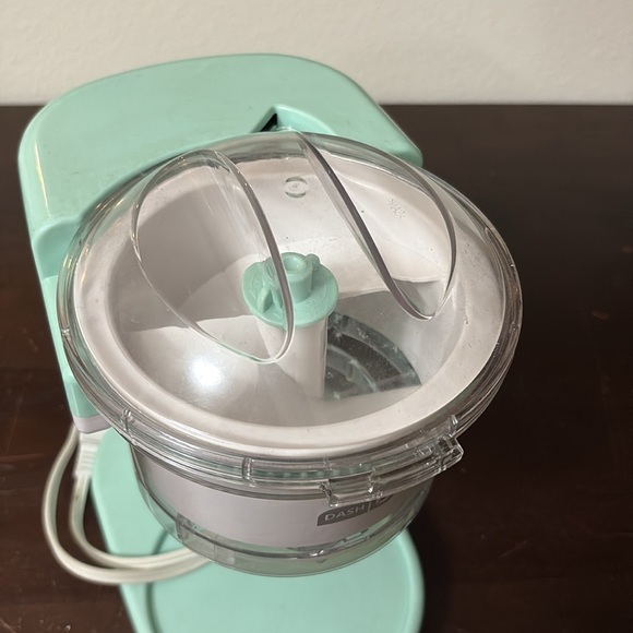 Dash Shaved Ice Maker - Picture 6 of 8